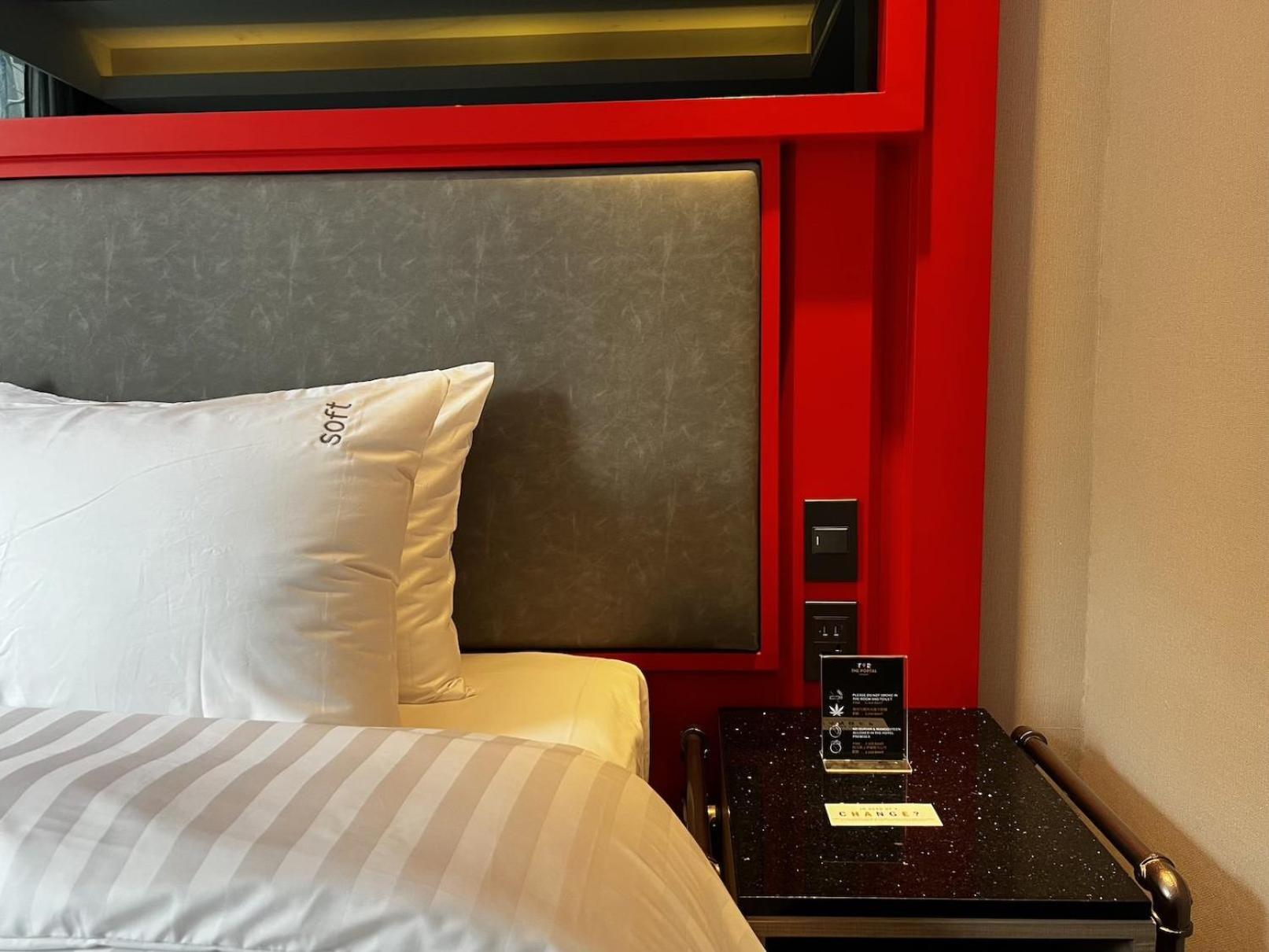 T2 The Portal Sukhumvit Hotel Банкок Екстериор снимка