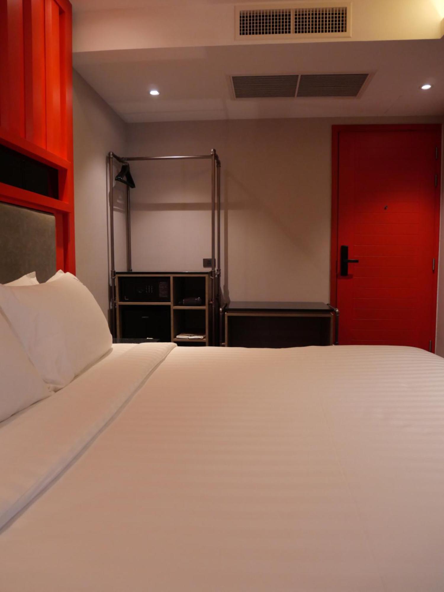 T2 The Portal Sukhumvit Hotel Банкок Екстериор снимка