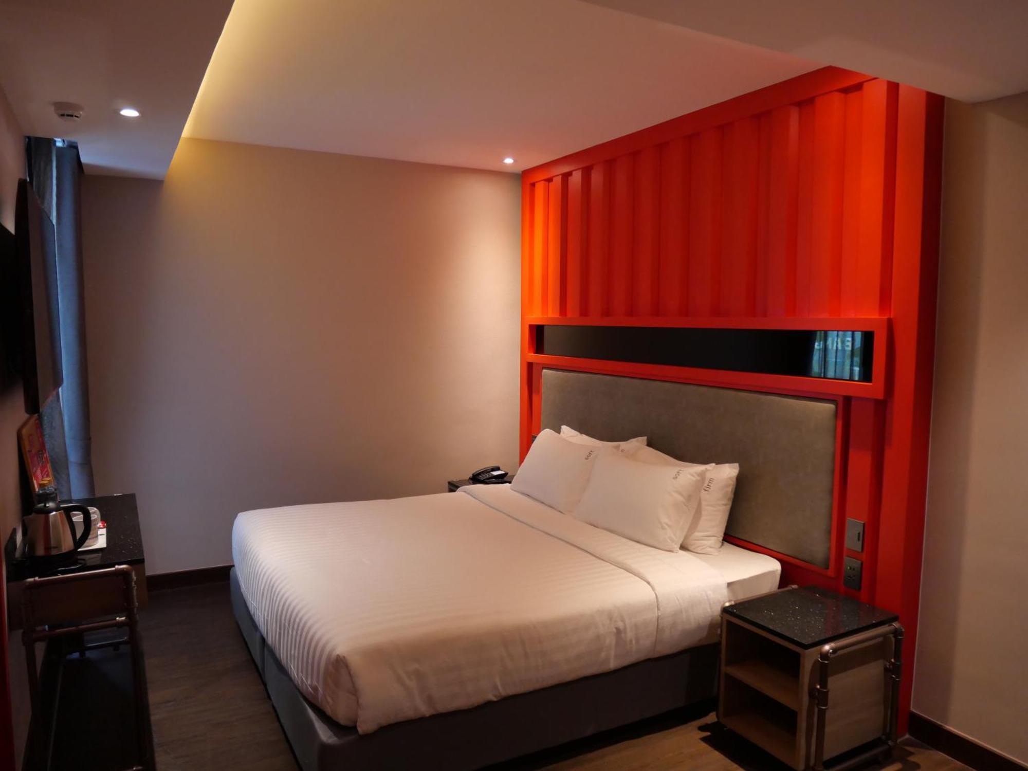 T2 The Portal Sukhumvit Hotel Банкок Екстериор снимка