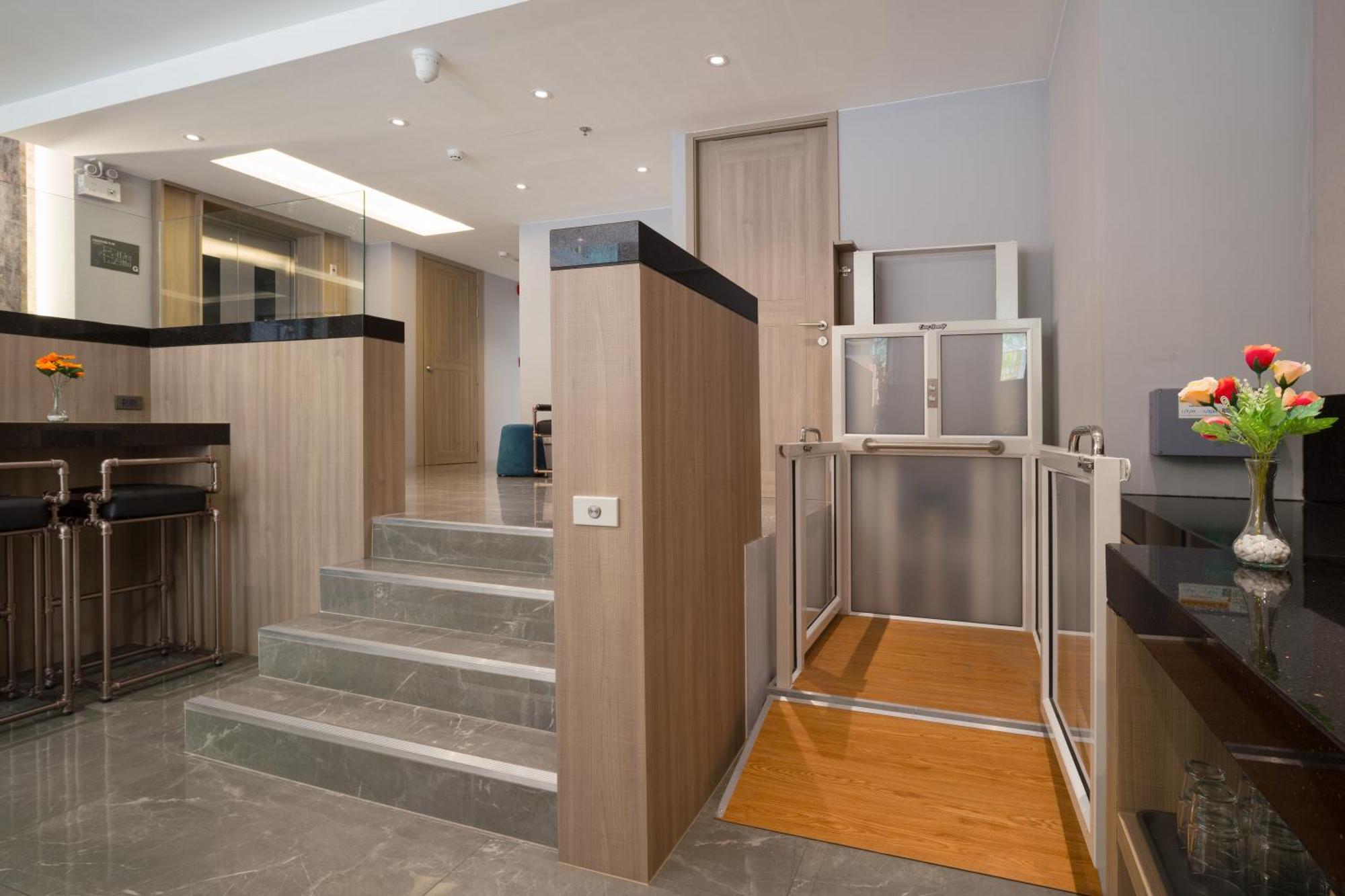 T2 The Portal Sukhumvit Hotel Банкок Екстериор снимка