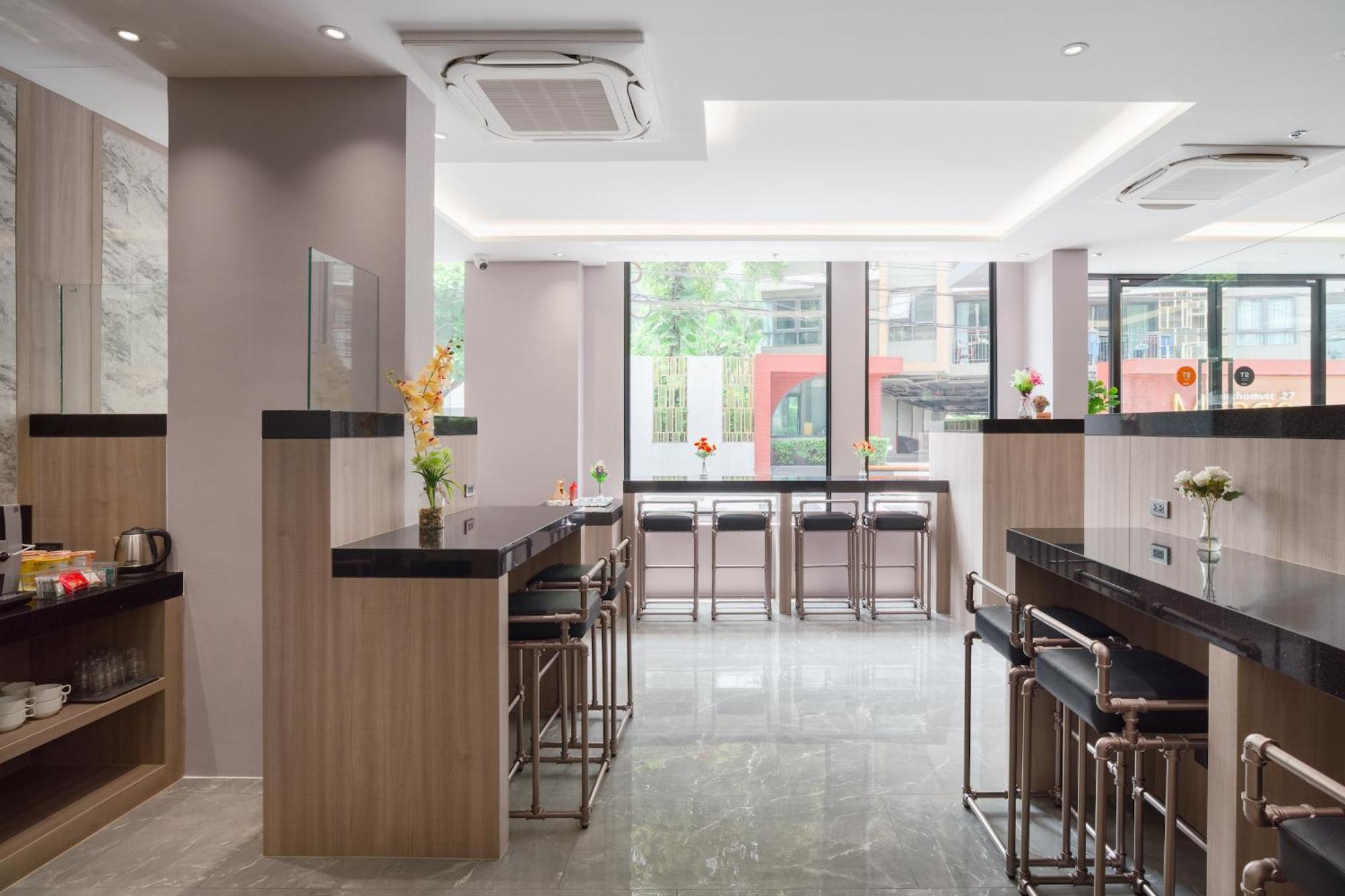 T2 The Portal Sukhumvit Hotel Банкок Екстериор снимка