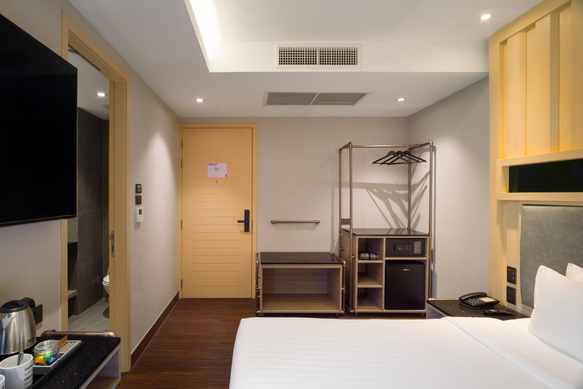 T2 The Portal Sukhumvit Hotel Банкок Екстериор снимка