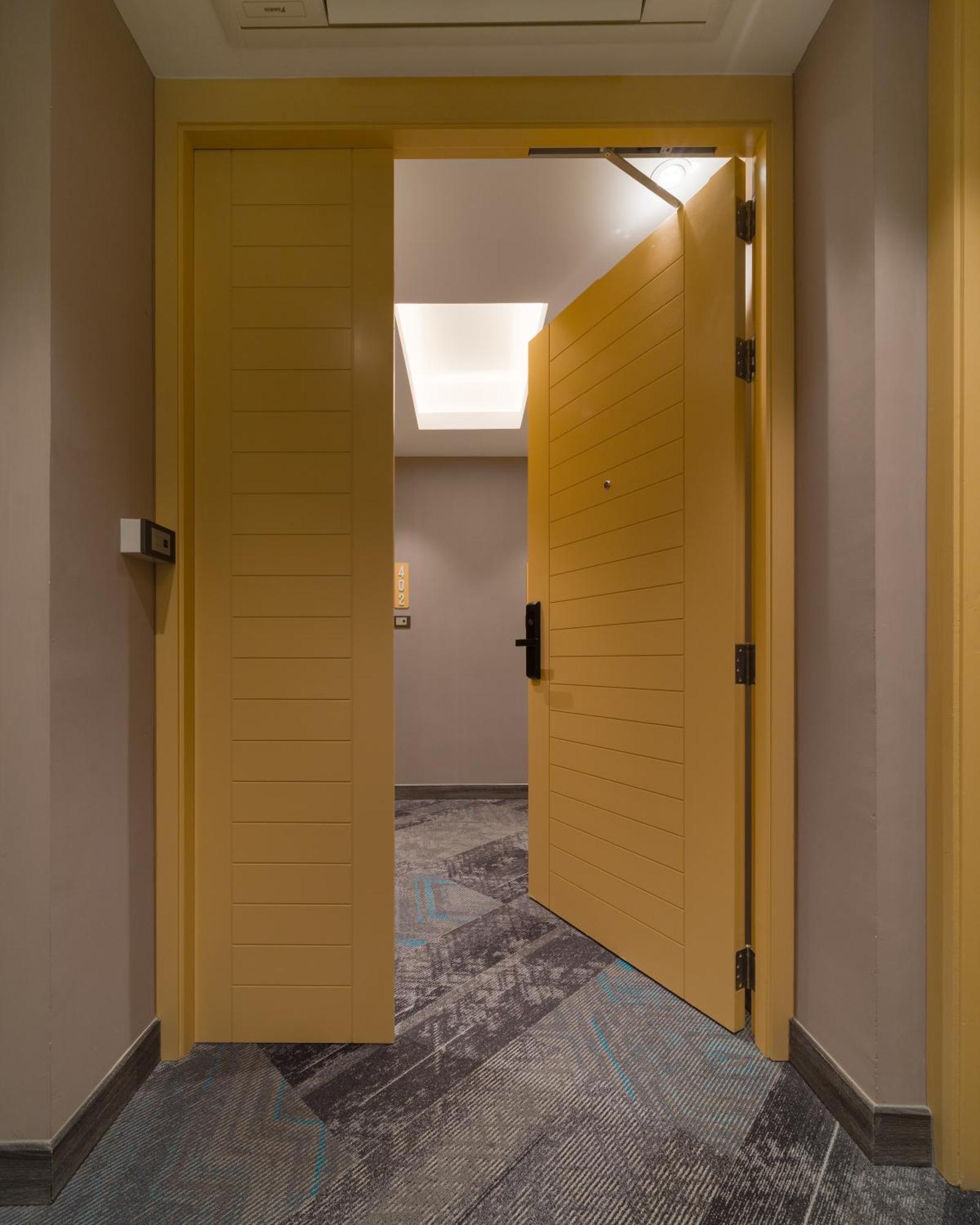 T2 The Portal Sukhumvit Hotel Банкок Екстериор снимка